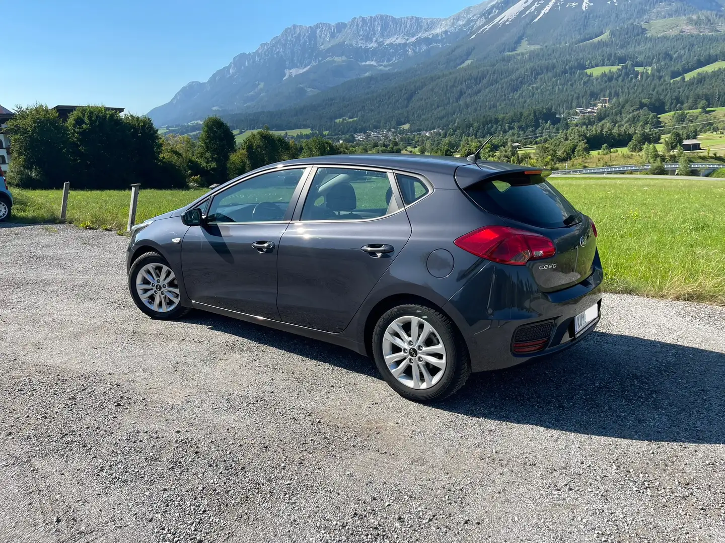 Kia Ceed / cee'd cee'd 1,4 MPI Silber Plus Silber Plus Grau - 2