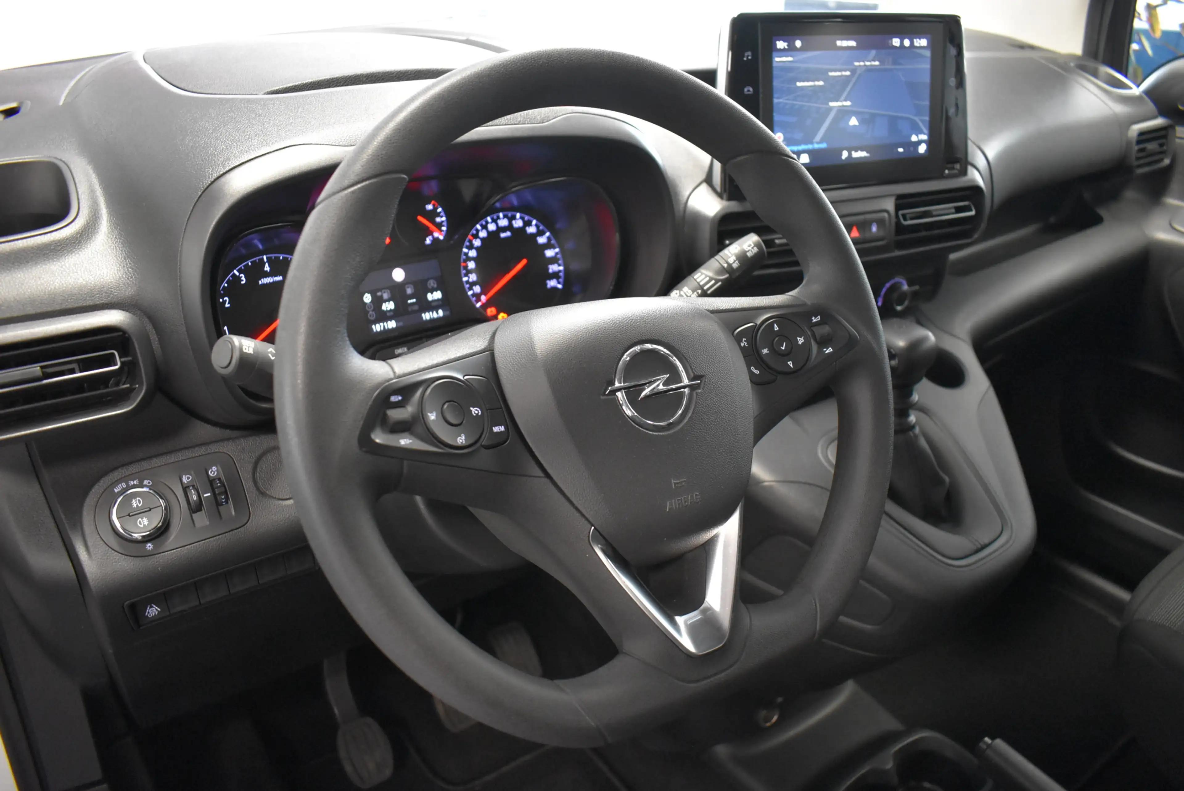 Opel Combo Life 1,5 D Edition 5-Sitze Navi Temp PDC — photo 10