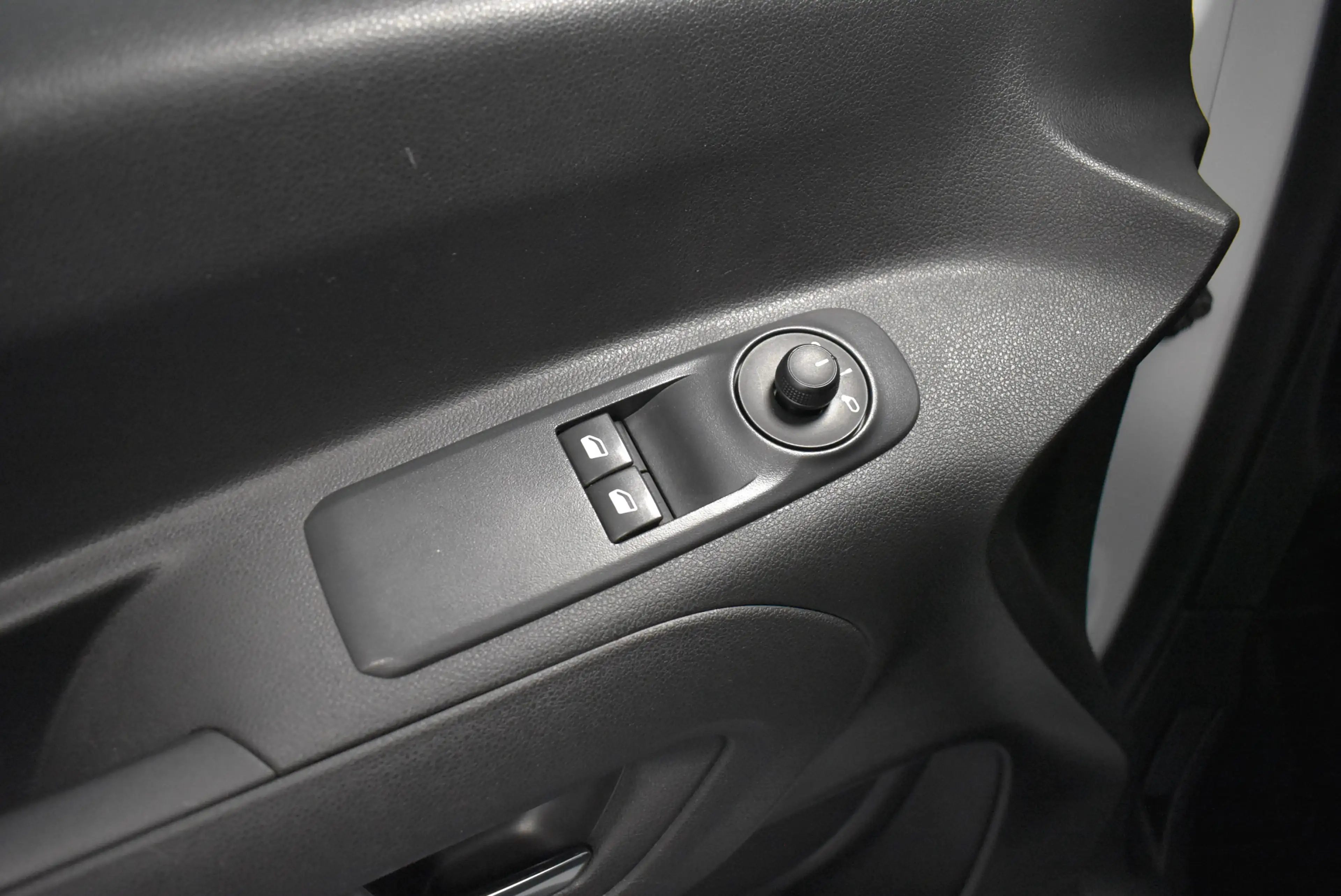 Opel Combo Life 1,5 D Edition 5-Sitze Navi Temp PDC — photo 13