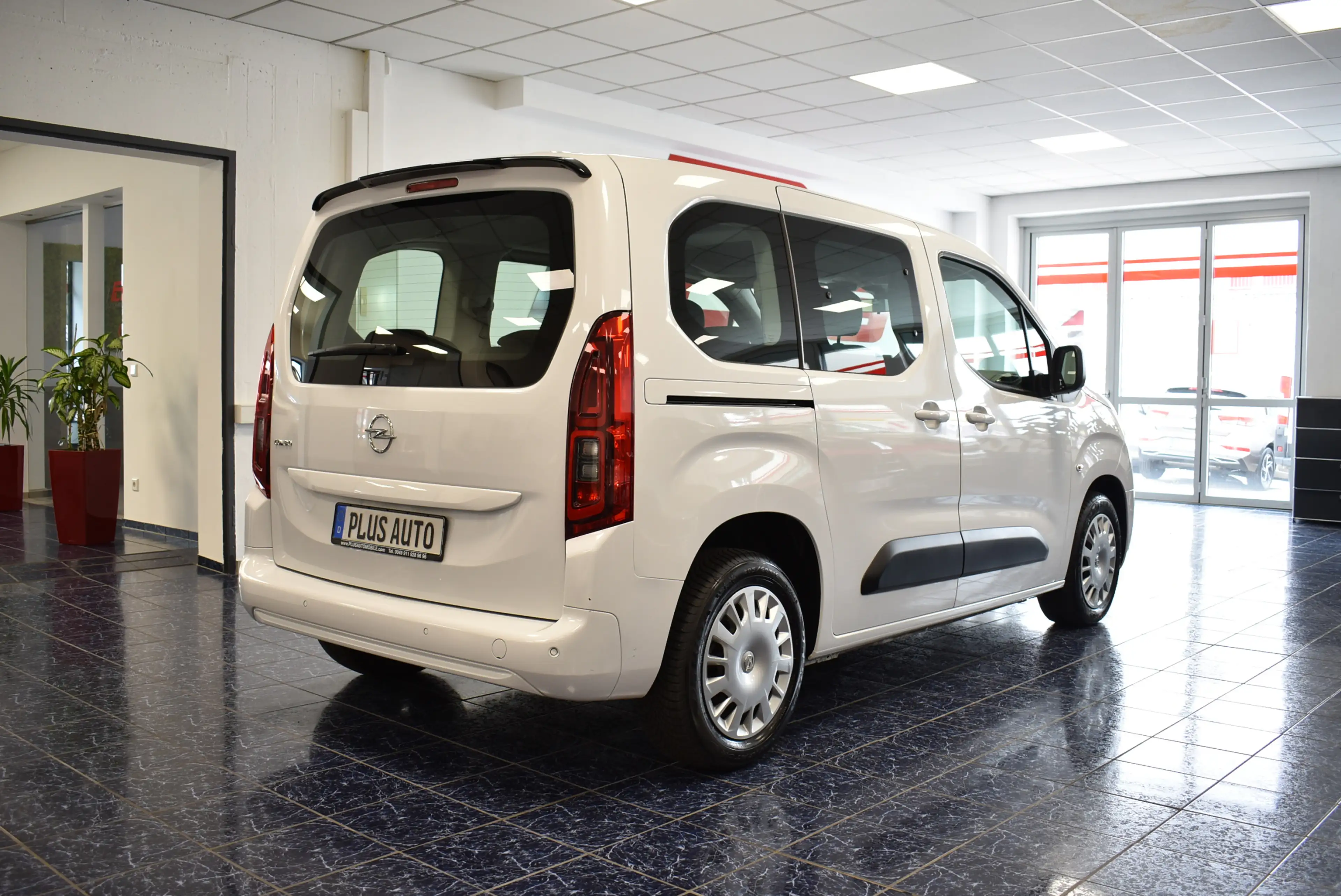 Opel Combo Life 1,5 D Edition 5-Sitze Navi Temp PDC — photo 3