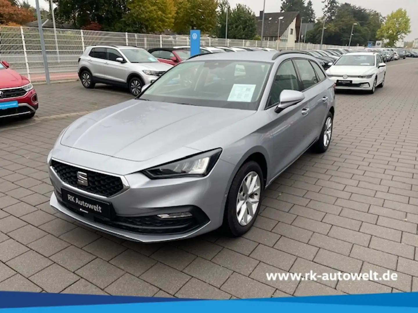 SEAT Leon Sportstourer 2.0 TDI DSG Style Navi Digitales Cock Silber - 1