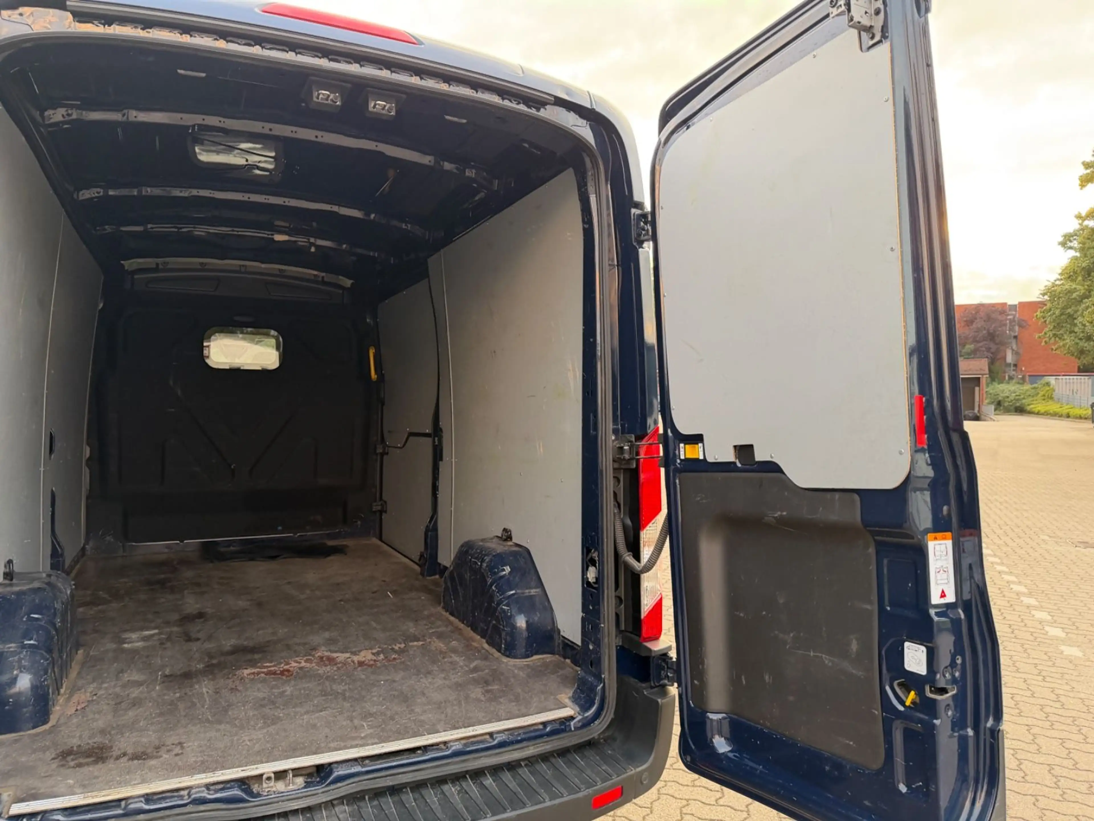 Ford Transit 2,0 TDCi 350 L3H2 170PS Automatik Standh — photo 11