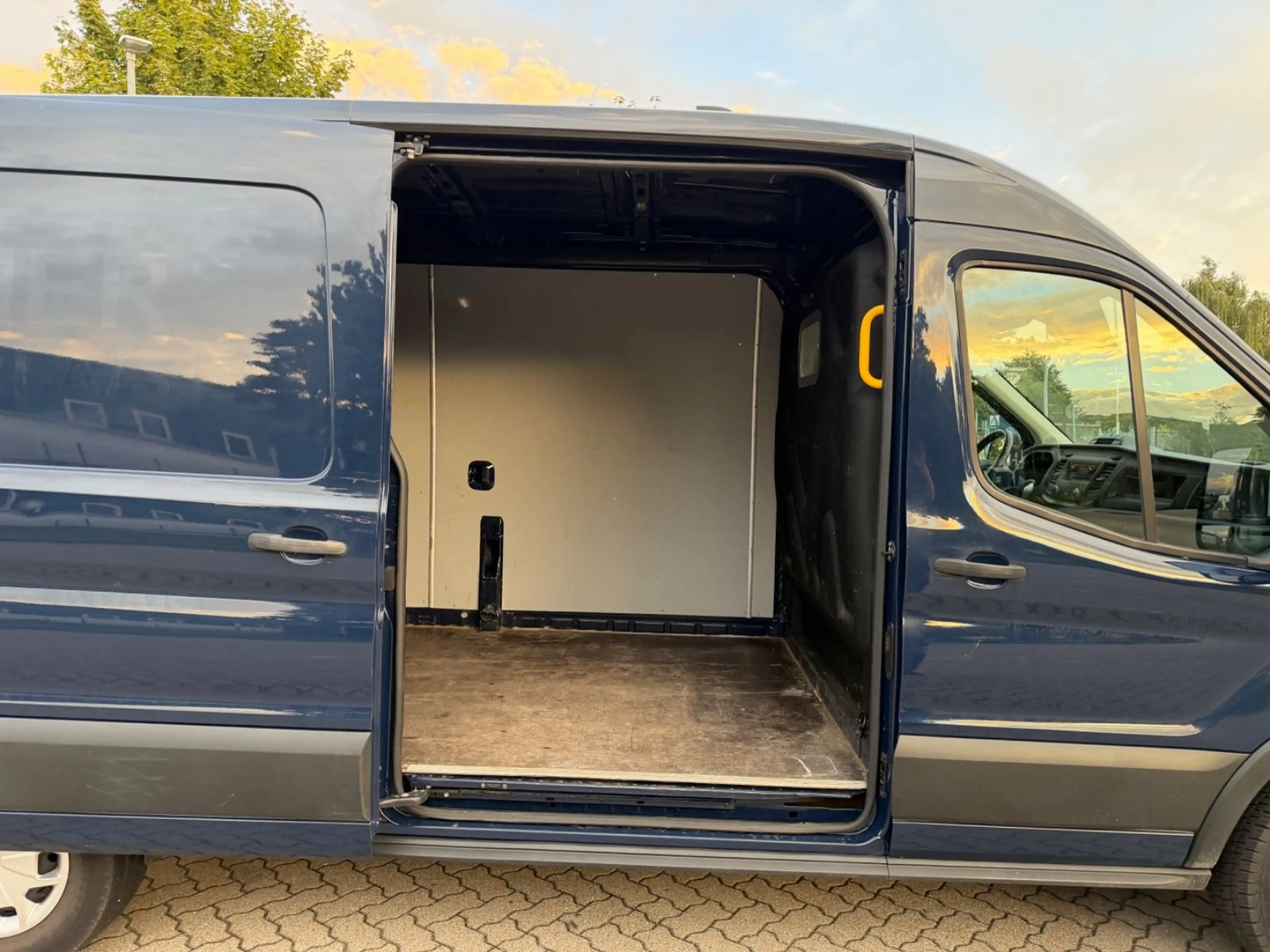 Ford Transit 2,0 TDCi 350 L3H2 170PS Automatik Standh — photo 12