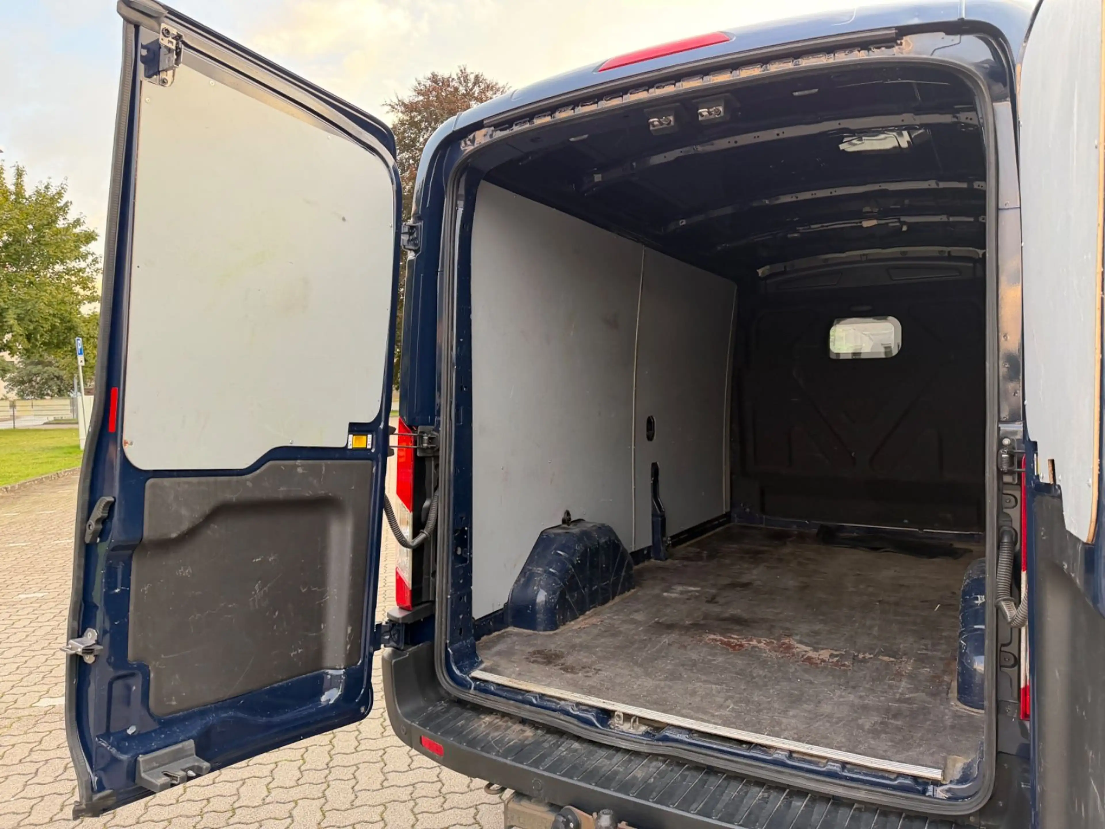 Ford Transit 2,0 TDCi 350 L3H2 170PS Automatik Standh — photo 10