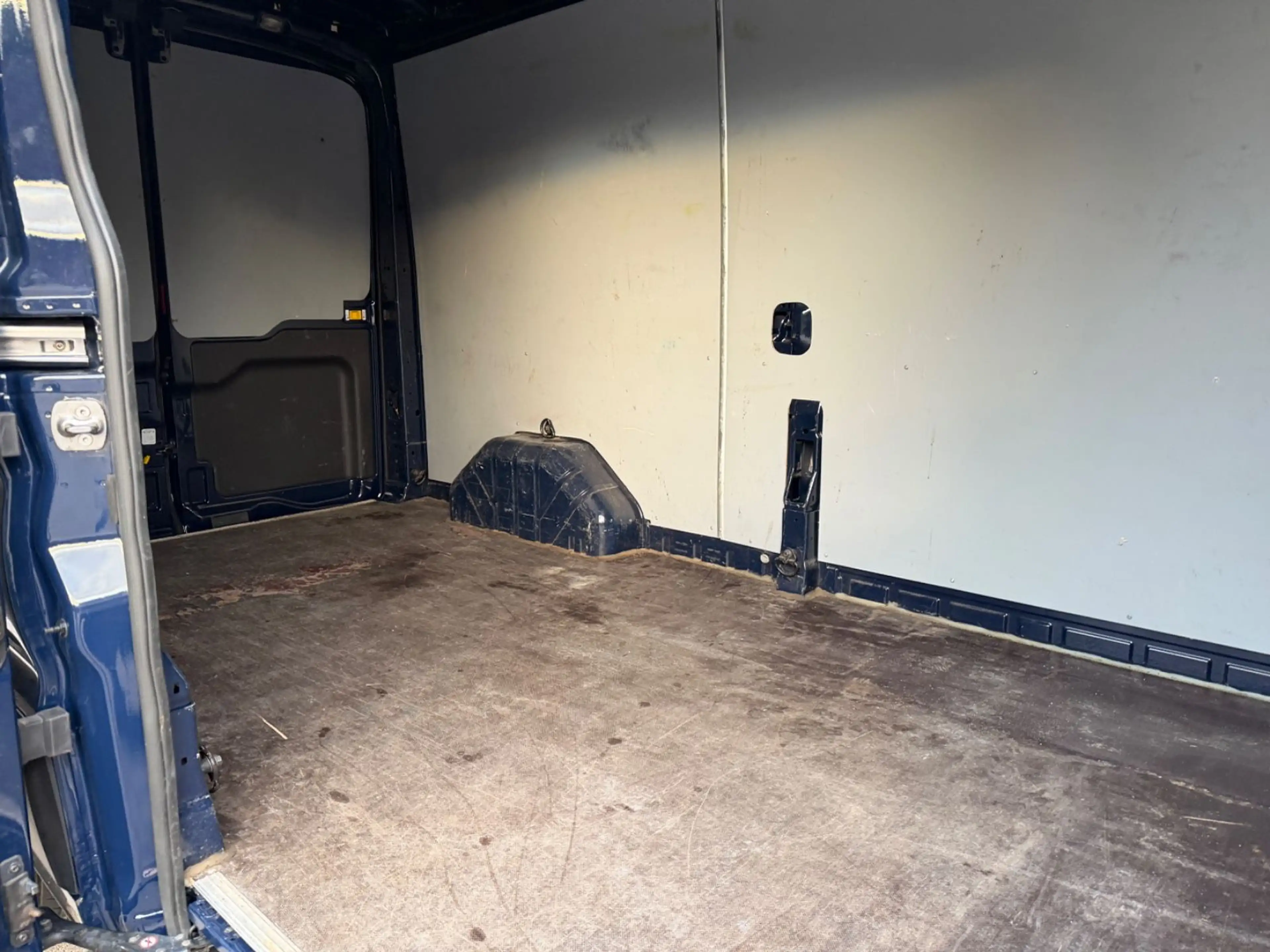 Ford Transit 2,0 TDCi 350 L3H2 170PS Automatik Standh — photo 14