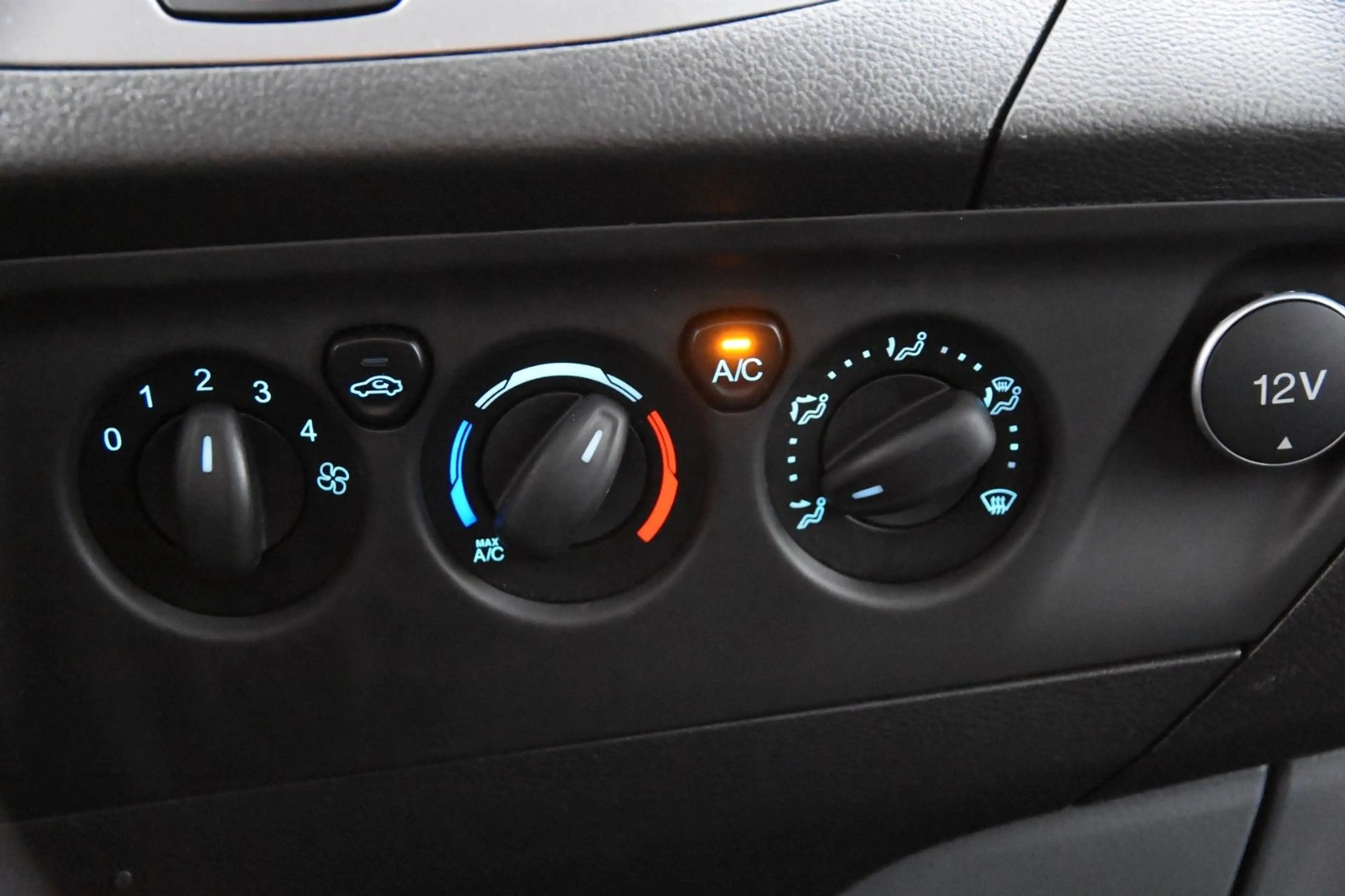 Ford Transit Custom 2.2 Tdci L2 H1 *Sehr Sauber* — photo 10