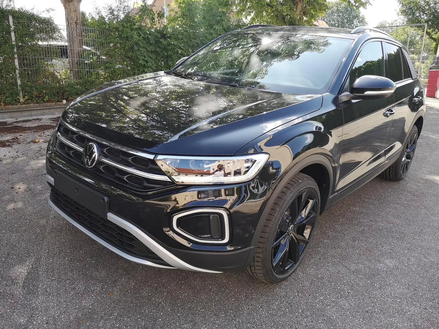 Volkswagen T-Roc Style 1.5TSI DSG AHK ACC Kam el. HK 110 kW (150... Schwarz - 1