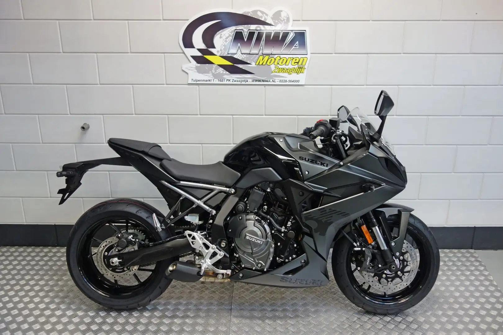 Suzuki GSX 8R Noir - 1
