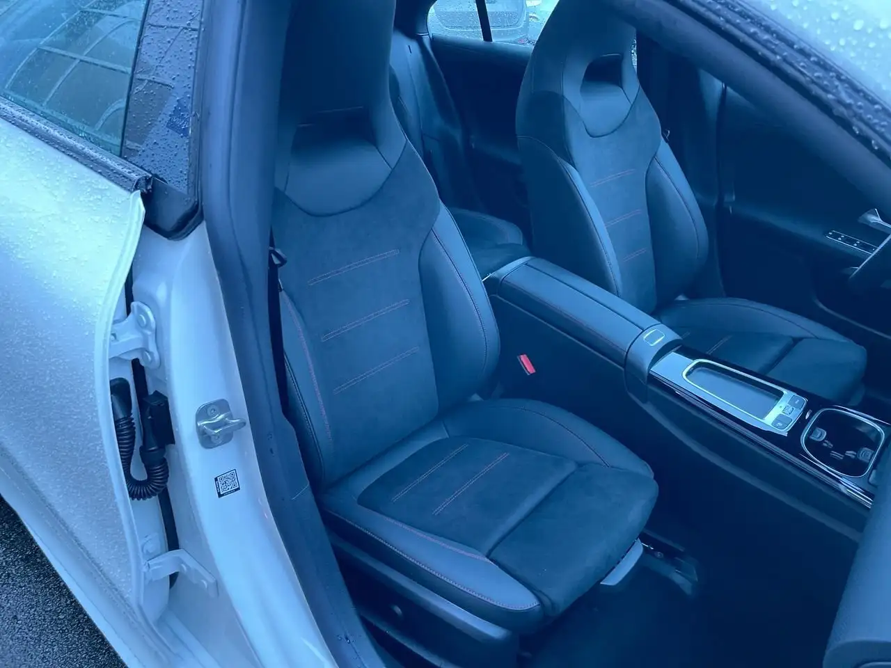Mercedes-Benz CLA снимка Mercedes-Benz CLA
