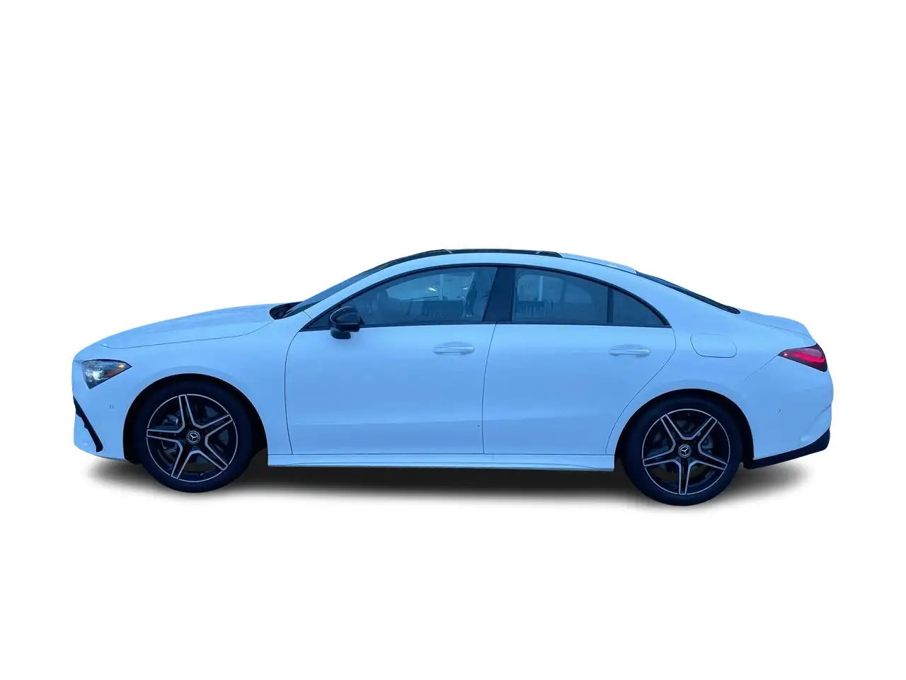 Mercedes-Benz CLA снимка Mercedes-Benz CLA