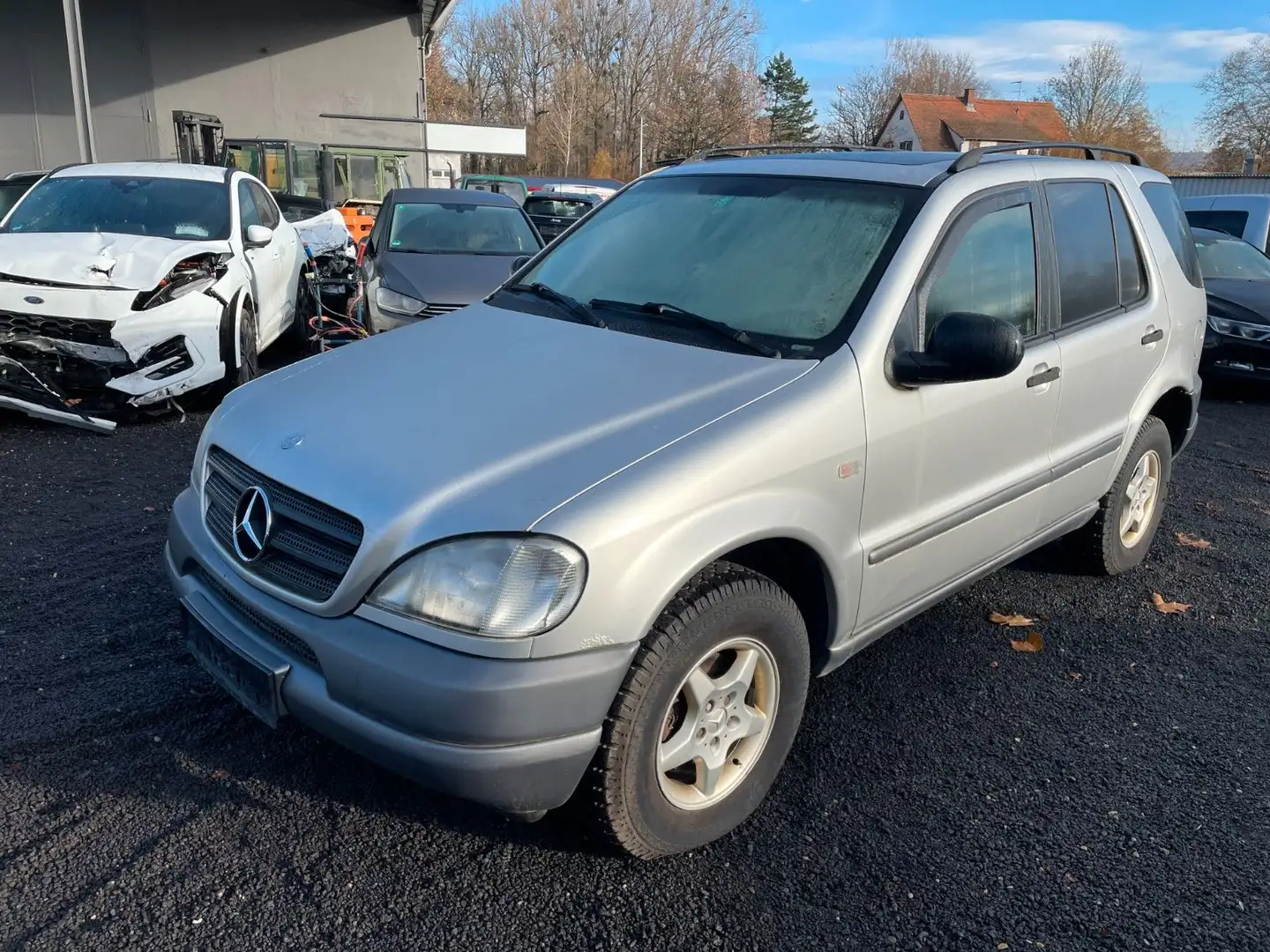 Mercedes-Benz ML 270 ML -Klasse ML 270 CDI Срібний - 1