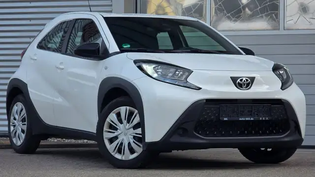 Toyota Aygo X Play Automatik Carplay Camera MFL ACC