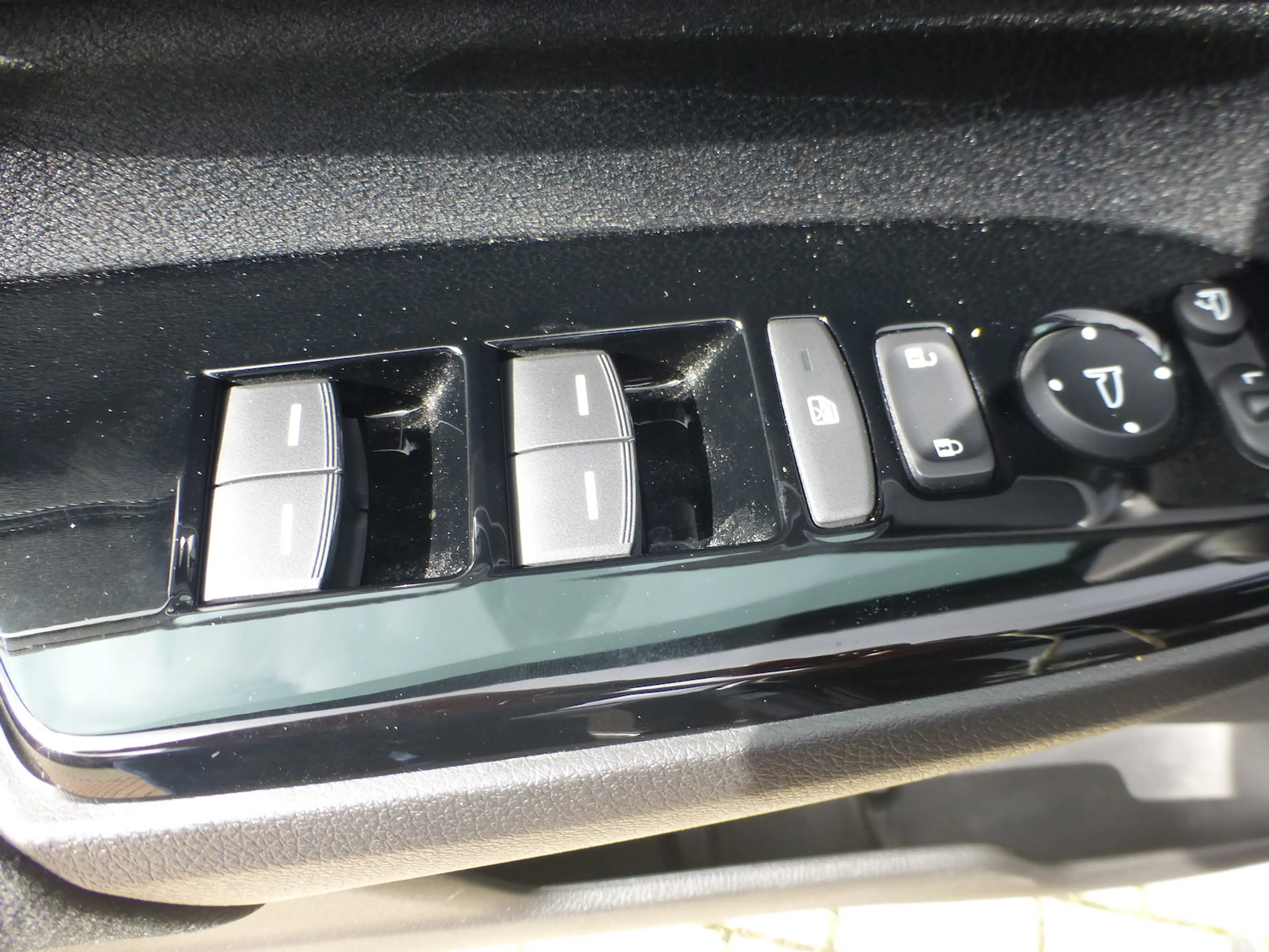 Honda CR-V 2,0 i-MMD HYBRID 4WD Elegance — photo 6