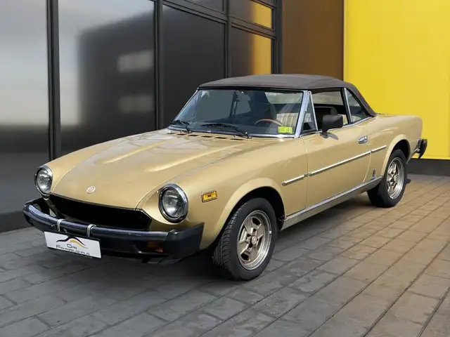 Fiat 124 Spider 2000, Sonderm50 J. Pininfarina570/999