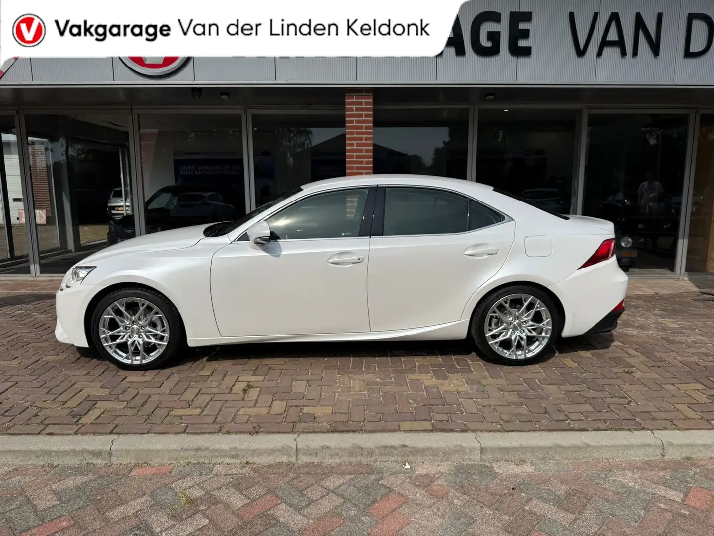 Lexus IS 300 300h Business 2.5 Hybr 2016 Cruise Weiß - 2