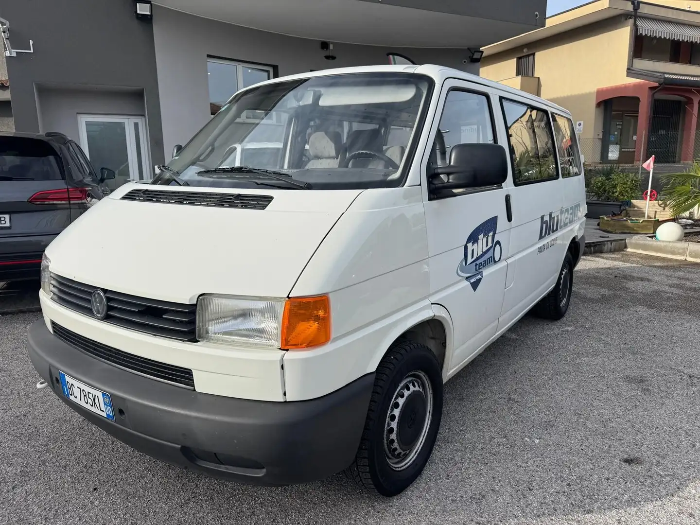 Volkswagen Transporter Transp. 2.5 TDI/88CVcat PL Carav.Comfort Bianco - 1