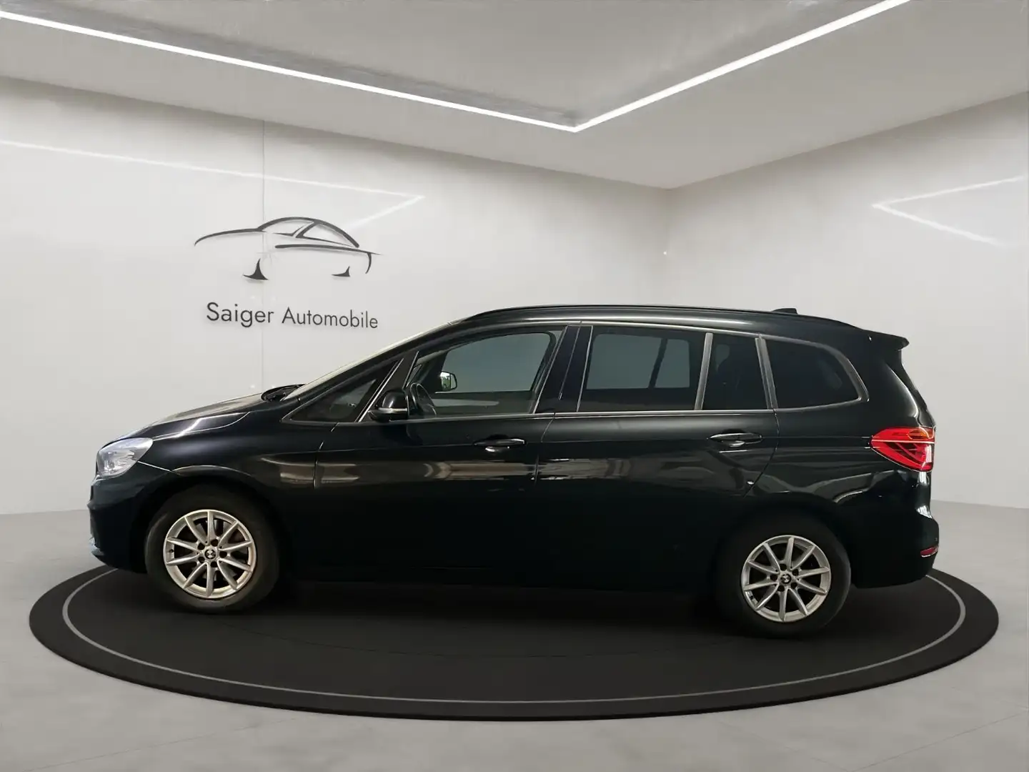 BMW 218 d Gran Tourer Automatik Navi Kam Sch Ahk Schwarz - 2
