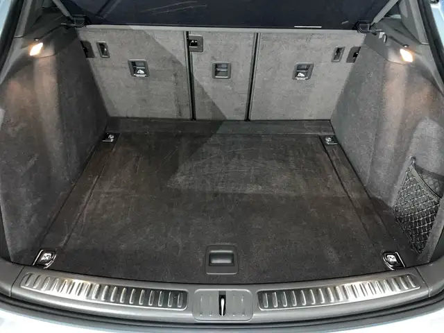 Porsche Macan view 11