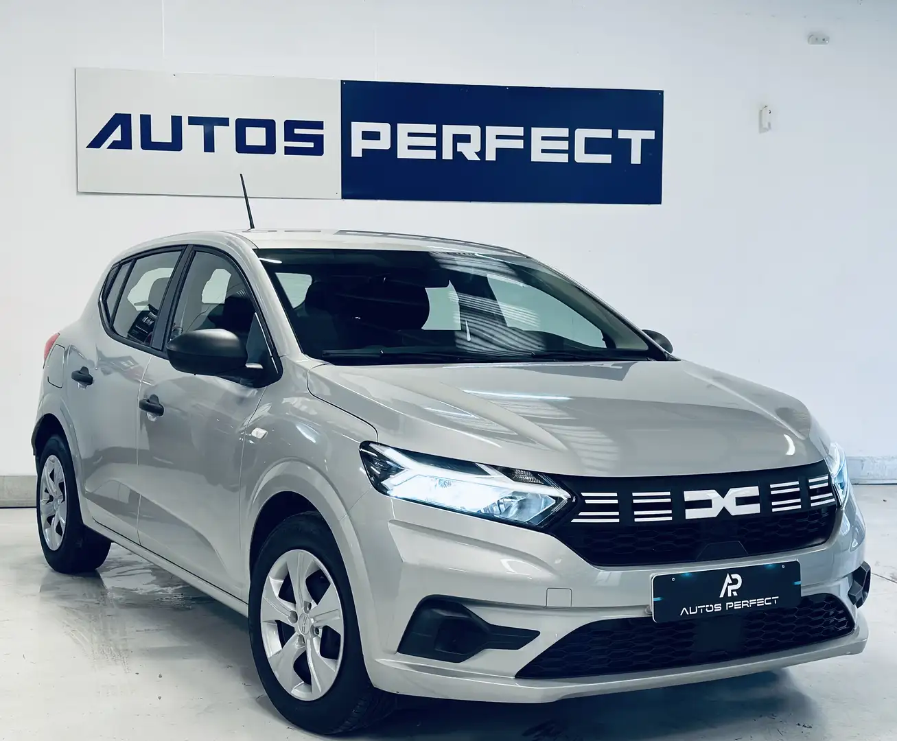 Dacia Sandero Sandero 1.0i SCe !19.436 KM! CARPLAY CLIM ATT REMO Grau - 2