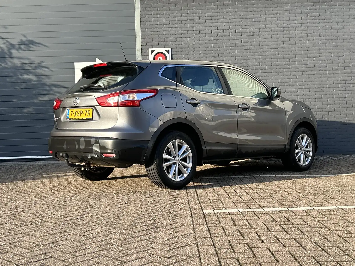 Nissan Qashqai 1.2 Acenta | Climate | Cruise | PDC | Trekhaak | A Grijs - 2
