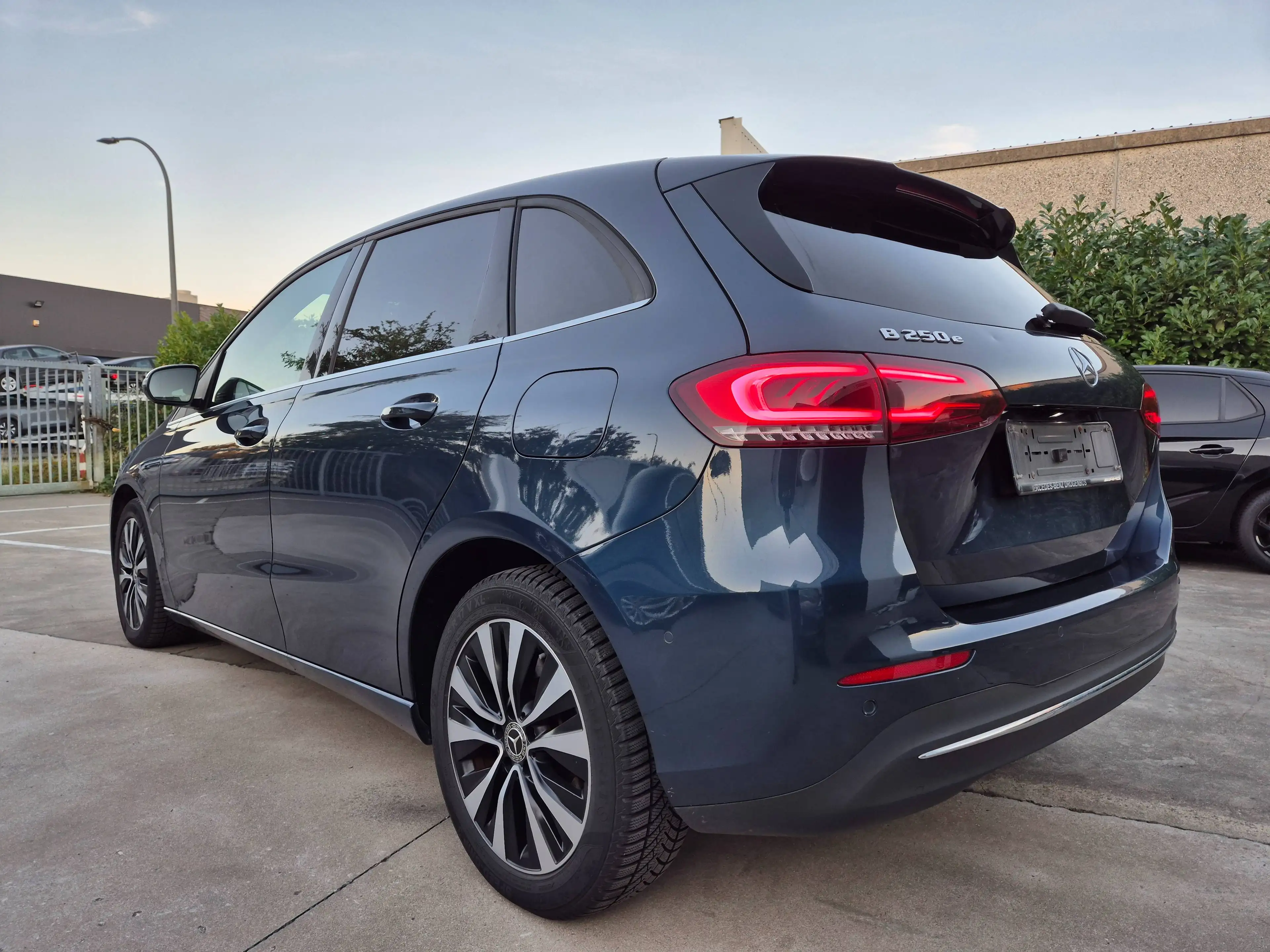 Mercedes-Benz B 250 e PHEV // HYBRID // 79.968 KM !! — photo 8