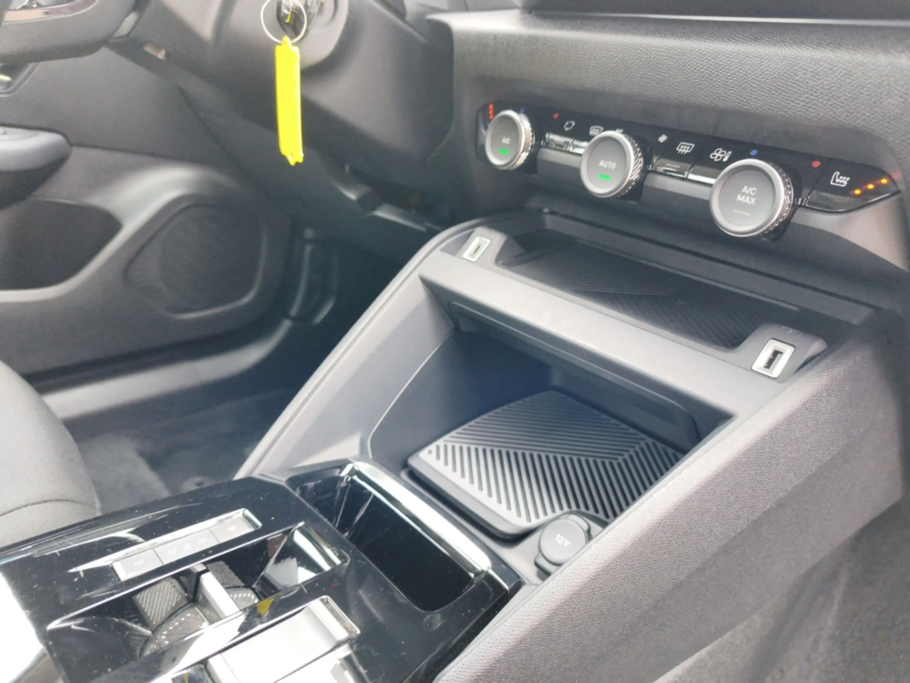 Citroen E-C4 Electric Feel 1.Hand +Sitzhzg.+CarPlay+Kamera+Klimaaut.+ — photo 12