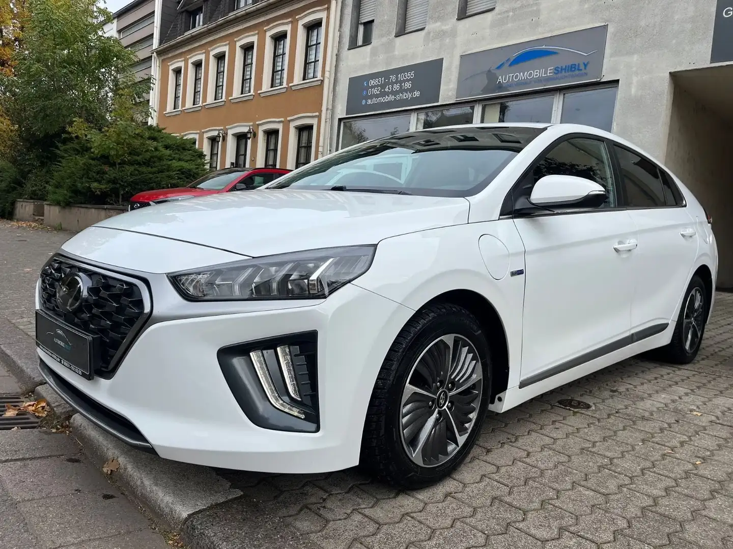 Hyundai IONIQ Ioniq Style Plug-In Hybrid Weiß - 1