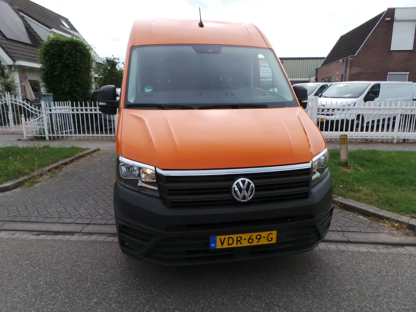 Volkswagen Crafter 50 2.0 TDI 177pk DSG L4 DC Highline 3500kg Trekken Orange - 2