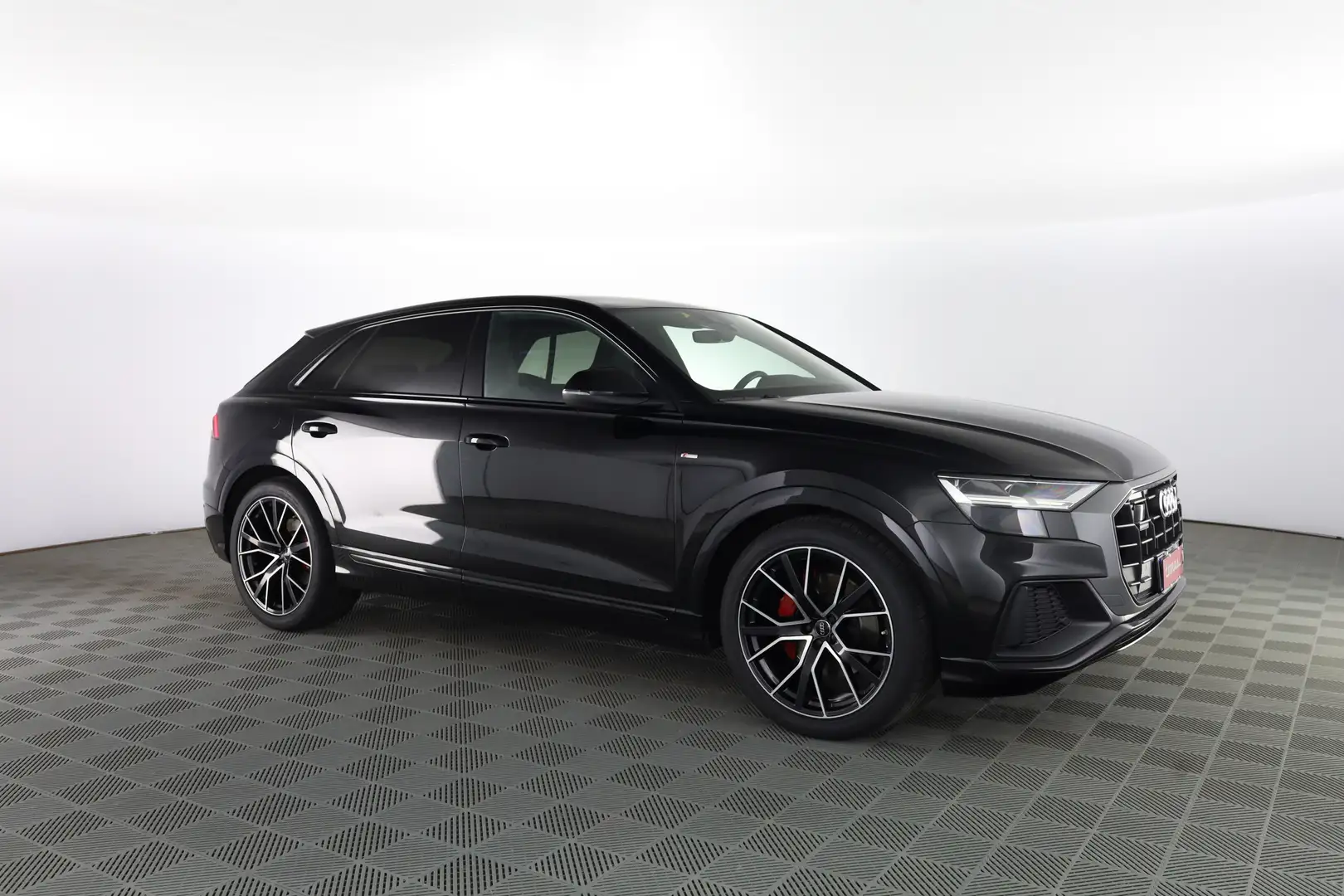 Audi Q8 50 TDI 286CV quattro tiptronic Sport SEDILI ANT VE Чорний - 2