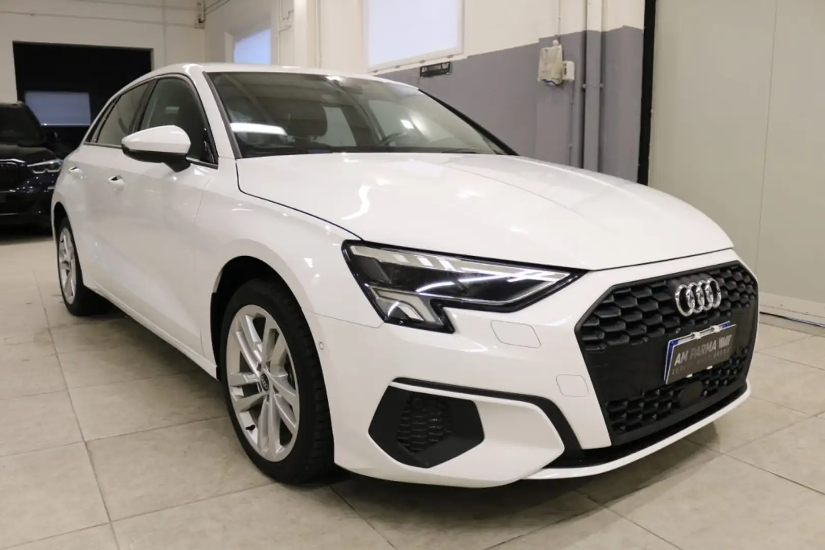 Audi A3 SPB 40 TFSI e S tronic Business PLUG IN Blanc - 1