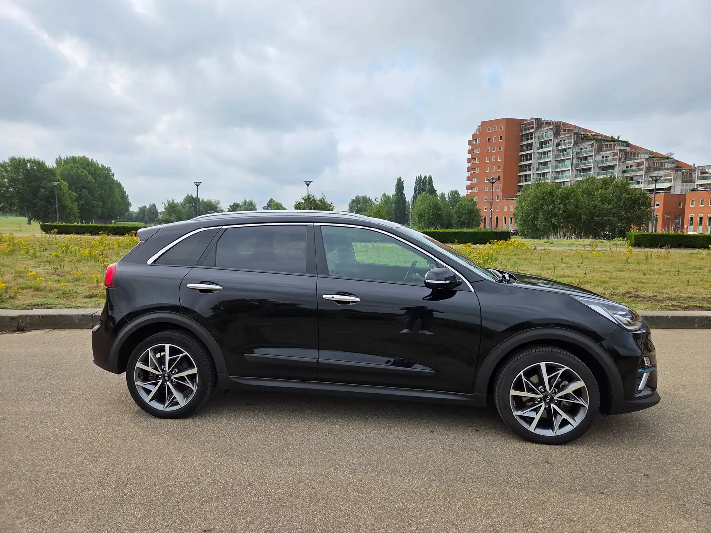 Kia e-Niro Dyn.PlusLine 64 kWh - 3fasen lader, NAVI, 18'' LM Negru - 1