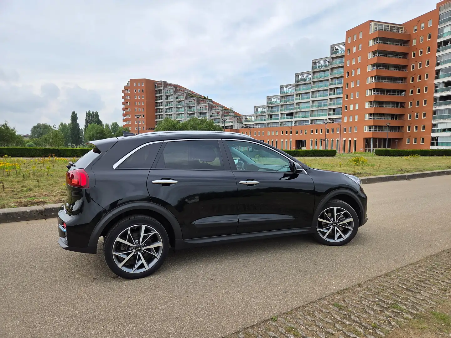 Kia e-Niro Dyn.PlusLine 64 kWh - 3fasen lader, NAVI, 18'' LM Negru - 2