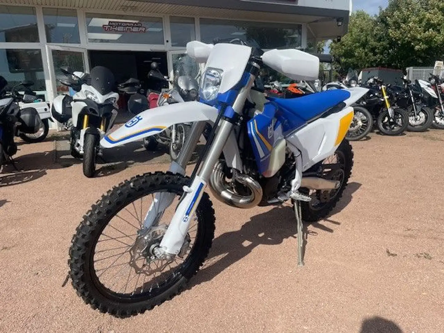 Husqvarna TE 300 HERITAGE MY25 Kék - 2