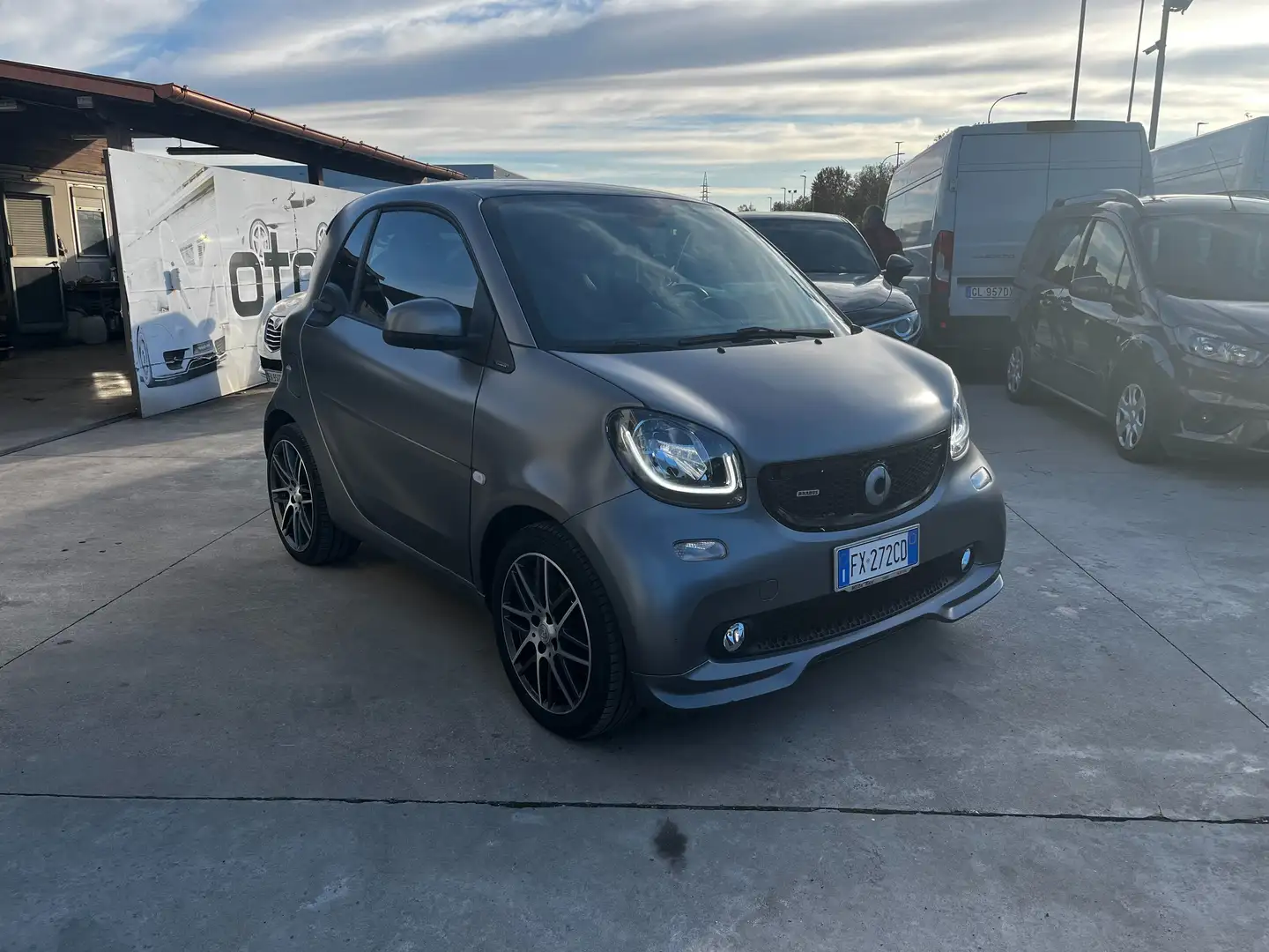smart forTwo BRABUS exclusive NO VINCOLI Gris - 1