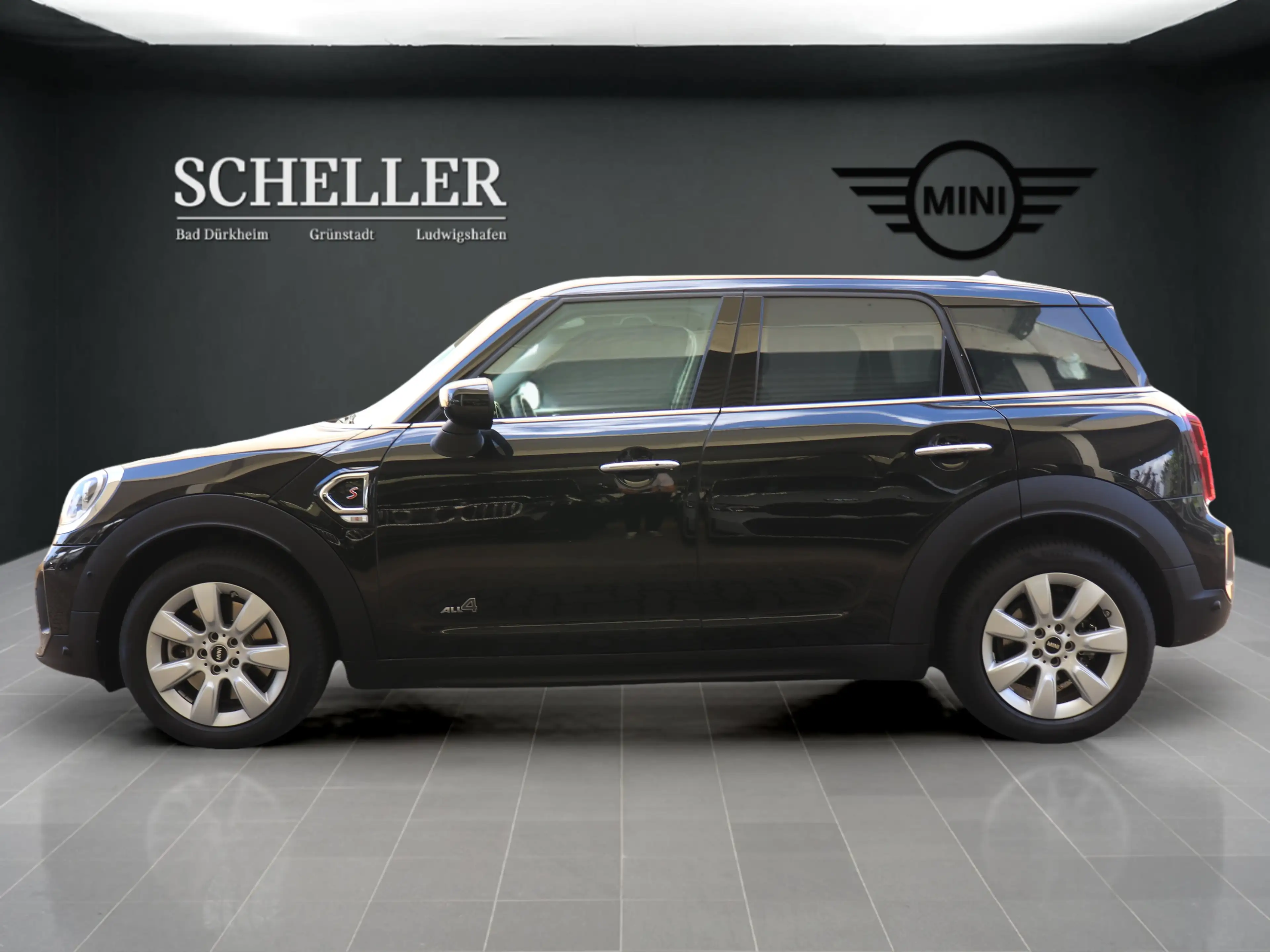 MINI Cooper S Countryman Cooper S ALL4 Black Pepper Head-Up LED RFK — photo 3