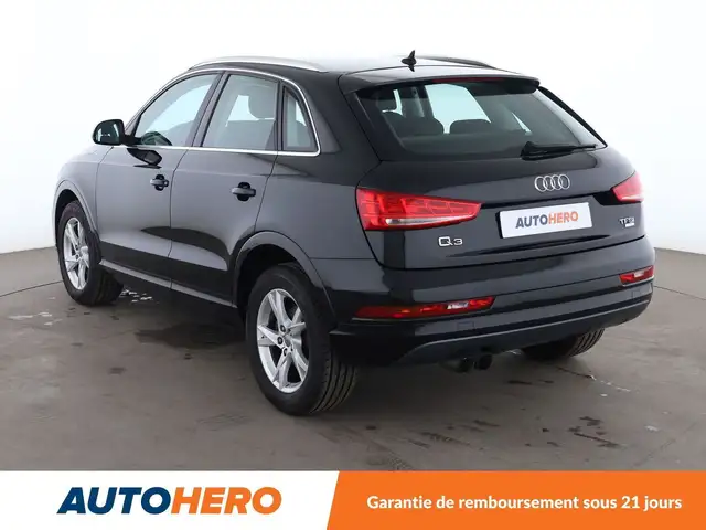 Audi Q3 view 4