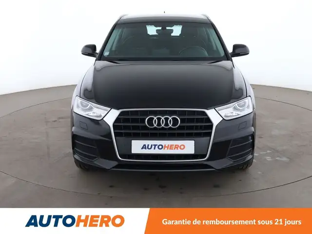 Audi Q3 view 9