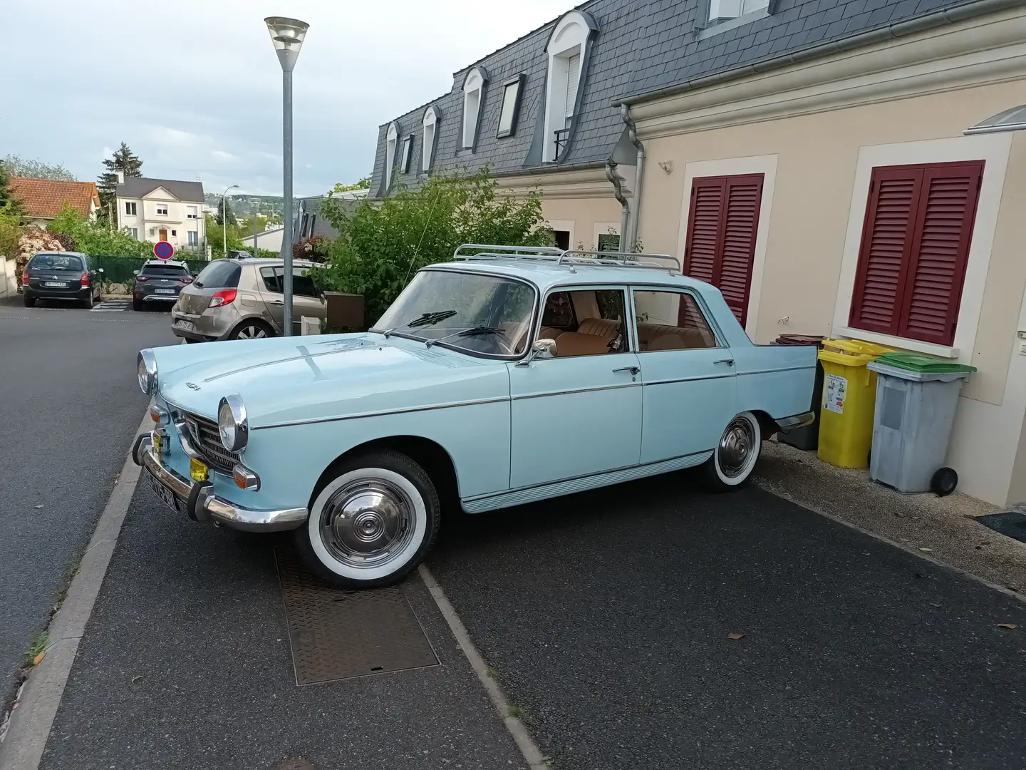 Peugeot 404 plava - 1