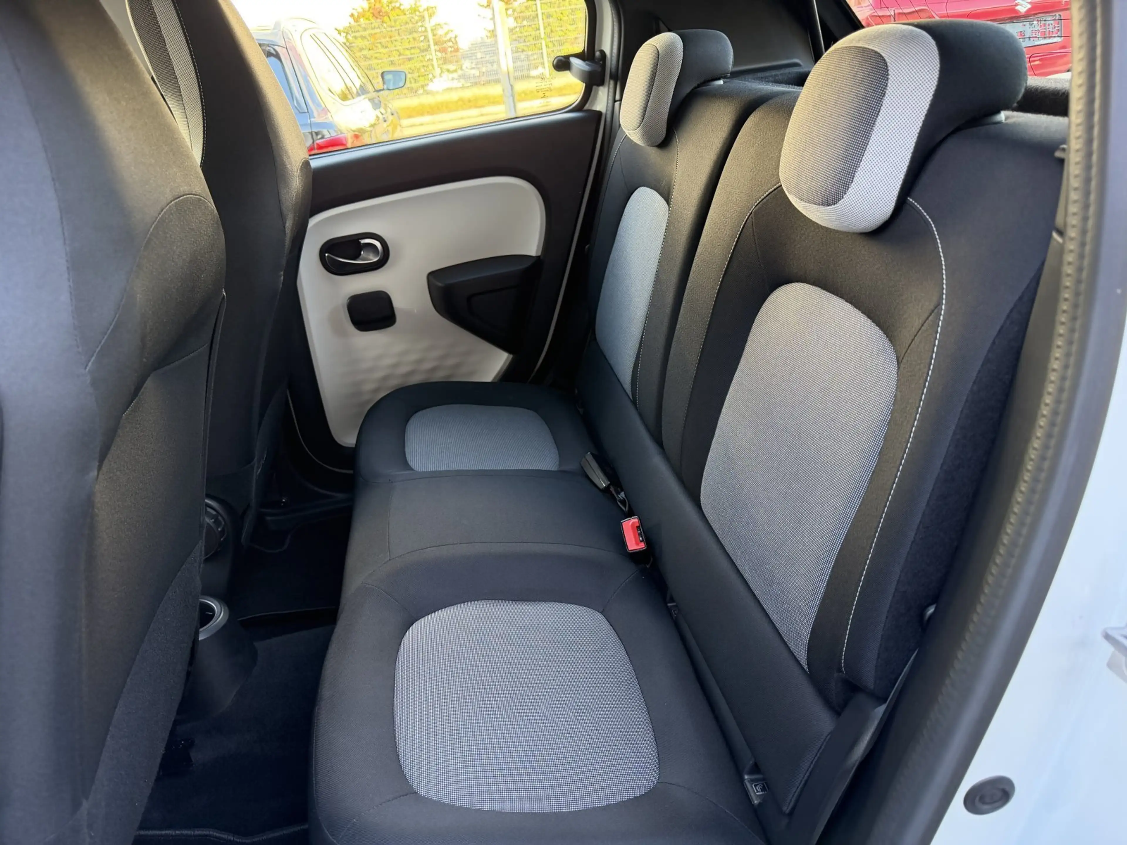 Renault Twingo Electric Zen 22 Klimaaut. Electric Electric Zen El — photo 12