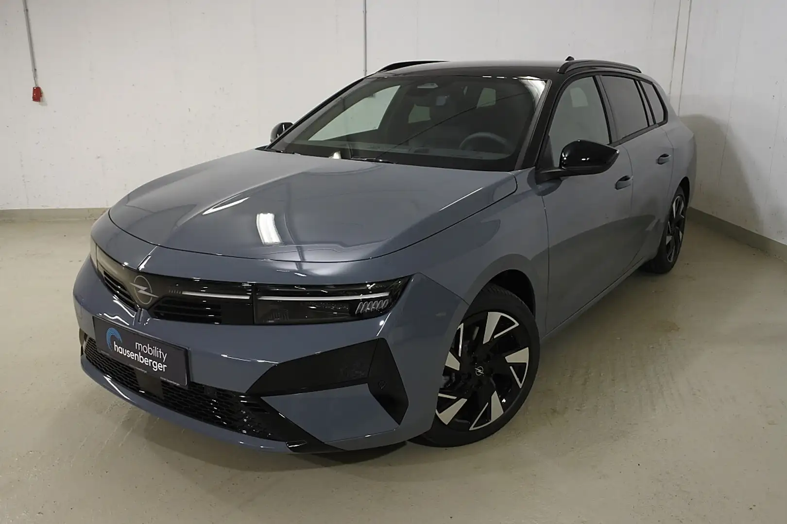 Opel Astra ST 1,2 Turbo MHEV GS Aut. Schwarz - 1