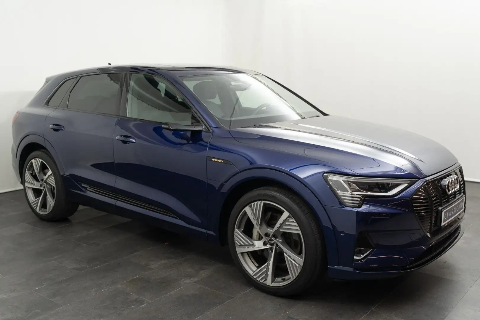 Audi e-tron 55 quattro advanced Blau - 2