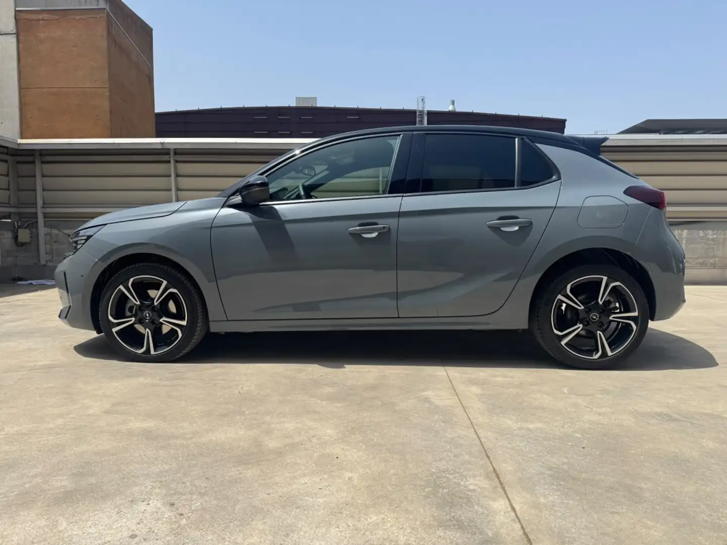 Opel Corsa GS 1.2T XHT HYBRID 136CV AUT 5P Gris - 2