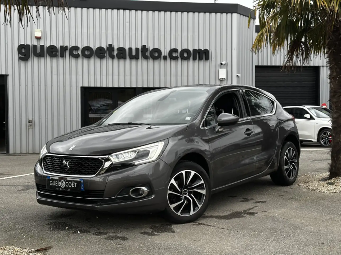 DS Automobiles DS 4 BLUEHDI 120CH SO CHIC S\u0026S Gri - 2