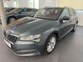 Skoda Superb Kombi 1,6TDI DSG Style *LED*NAVI*AHK*PANO*Tempo... Gris - thumbnail 2