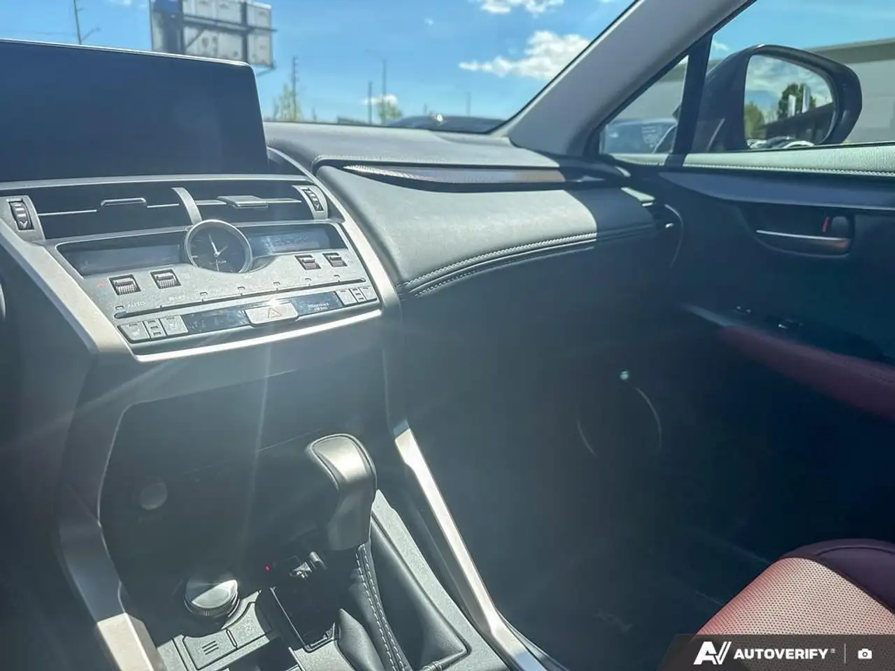 Lexus NX снимка Lexus NX