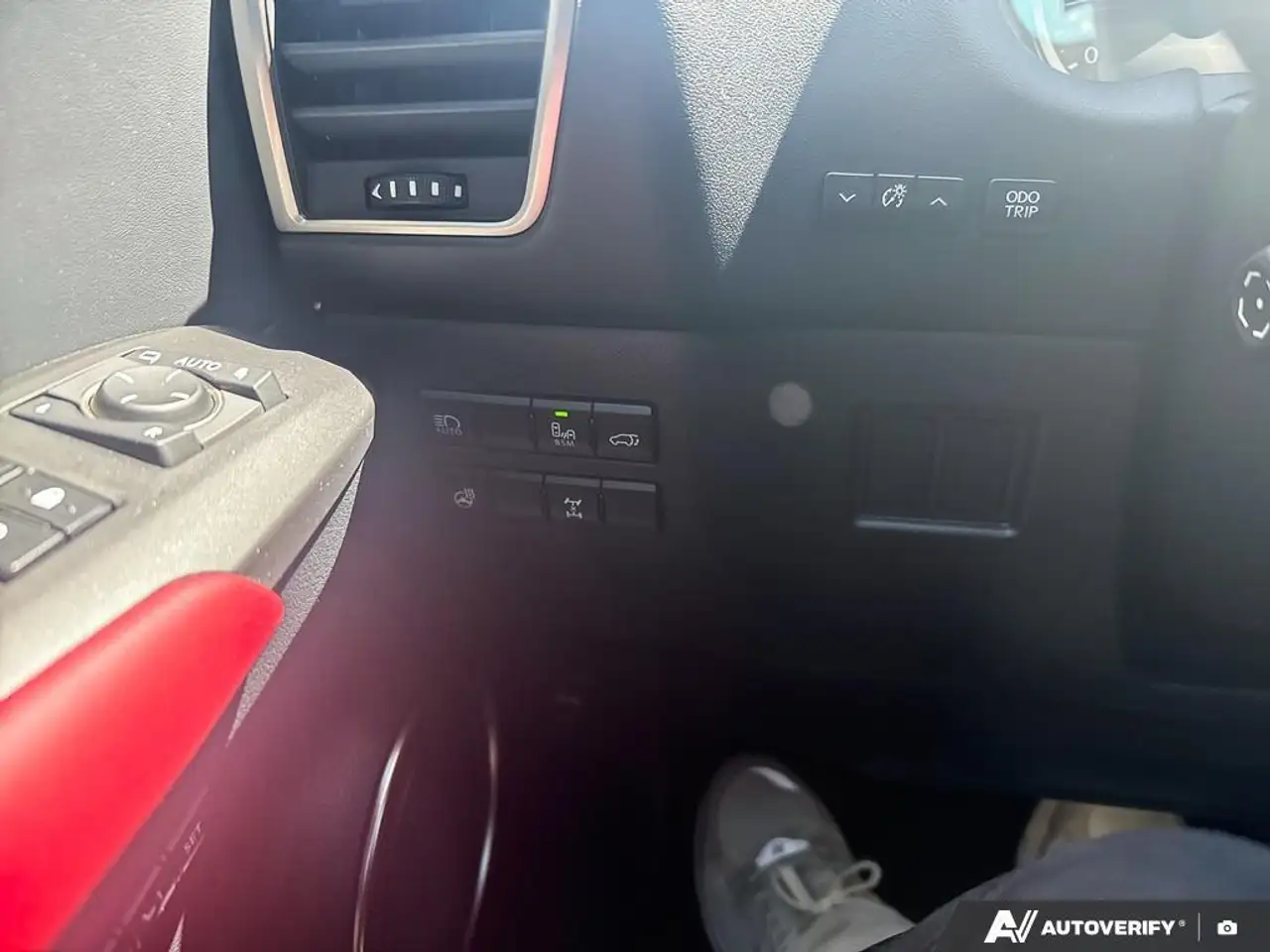 Lexus NX снимка Lexus NX