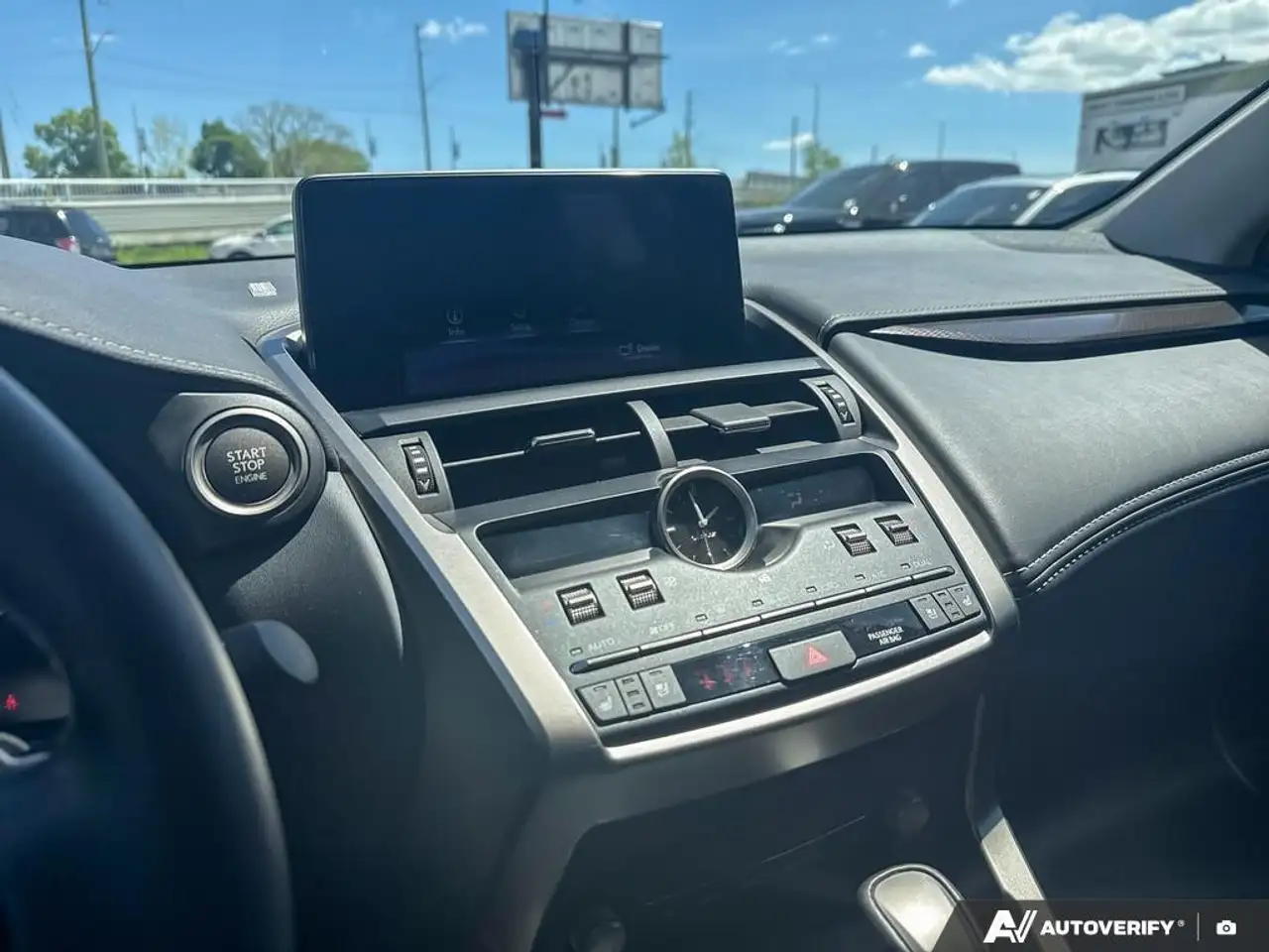 Lexus NX снимка Lexus NX