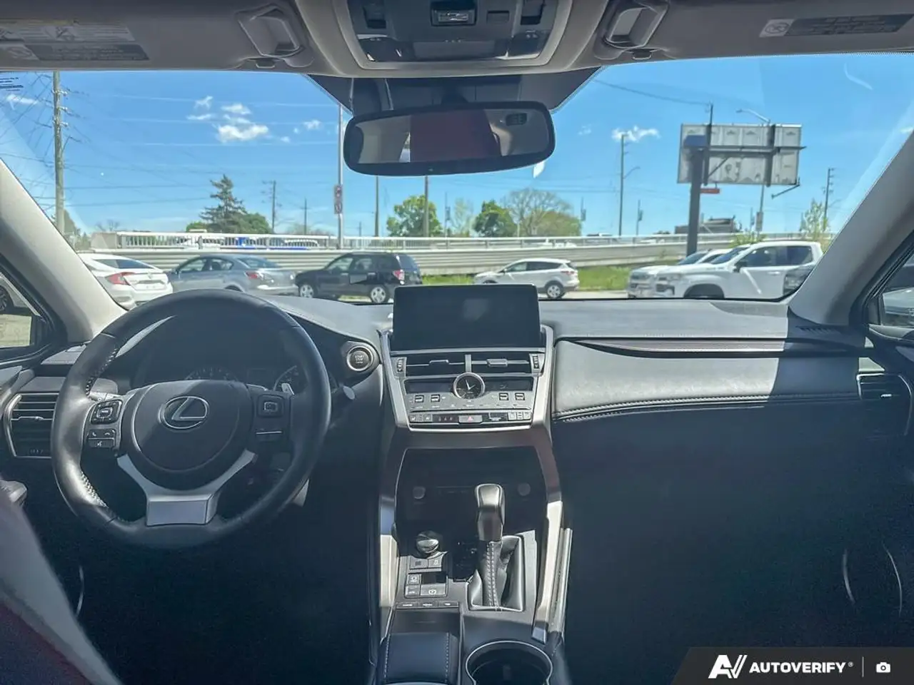 Lexus NX снимка Lexus NX