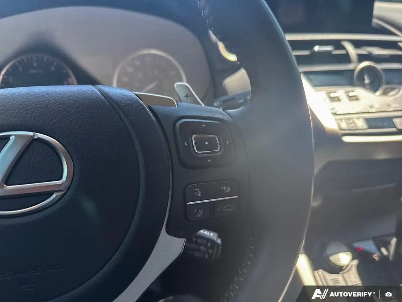Lexus NX снимка Lexus NX