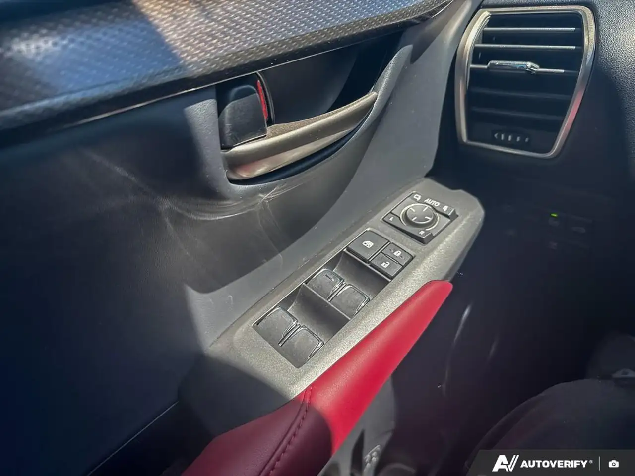 Lexus NX снимка Lexus NX
